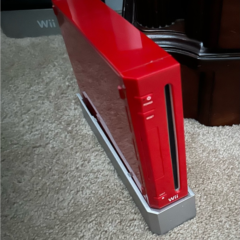 Limited Edition 25th Anniversary RED Wii like new console & games
